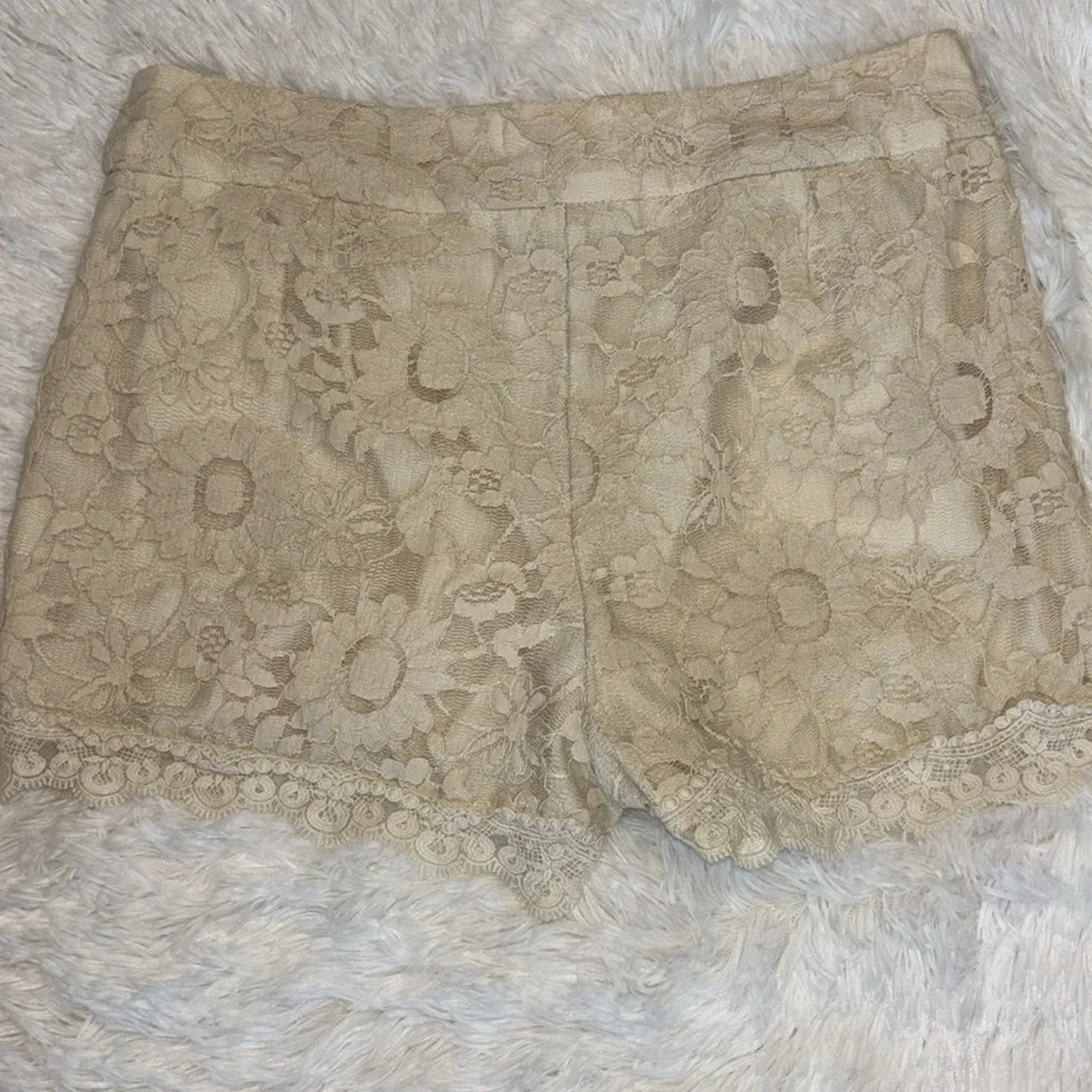 Monteau Lace Shorts Size Large Cream Color